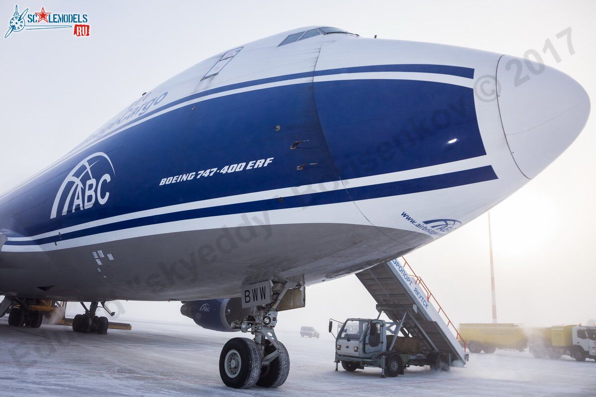 Boeing_747-400_VQ-BWW_73.jpg