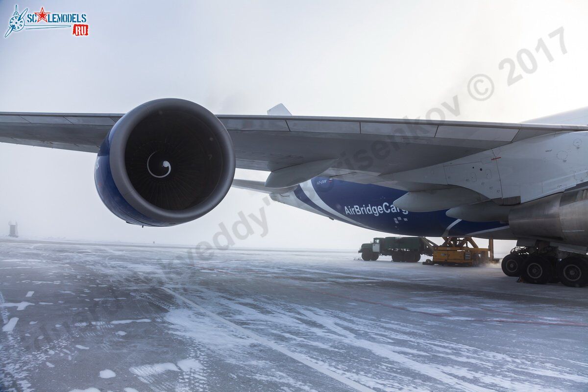 Boeing_747-400_VQ-BWW_75.jpg