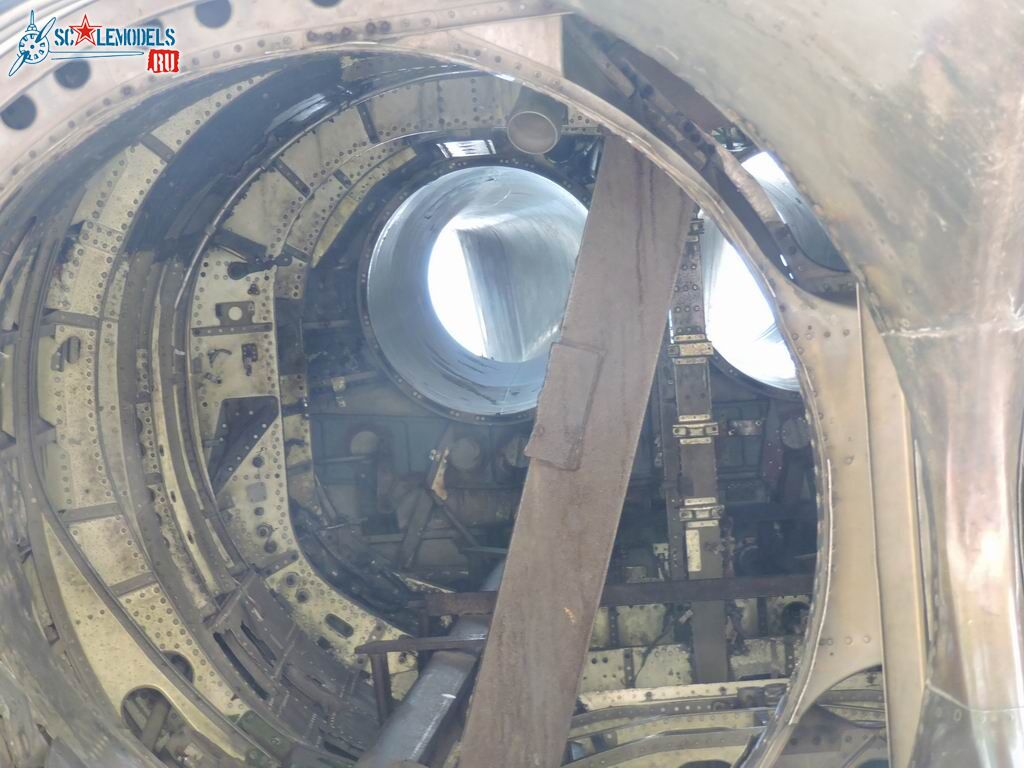 su-15_engine_01