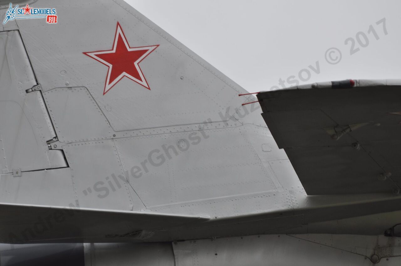 MiG-29_9-12_Obninsk_108.jpg