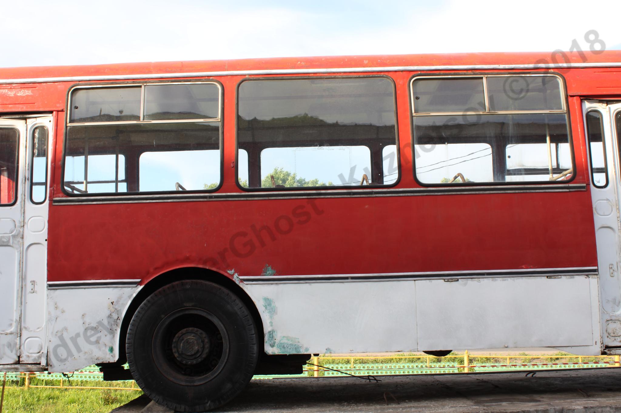 LiAZ-677M_Volochek_55.jpg
