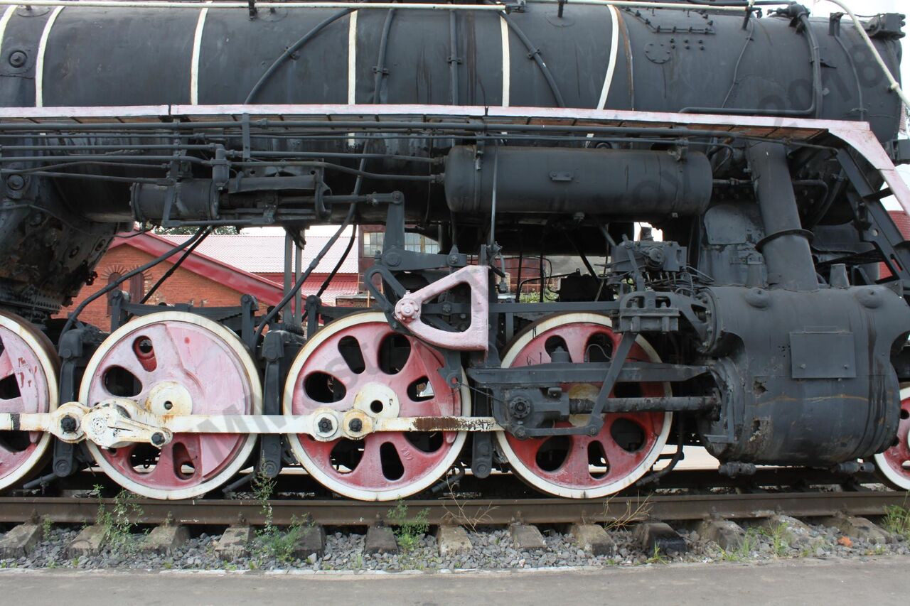 locomotive_L-4245_Bologoe_98.jpg