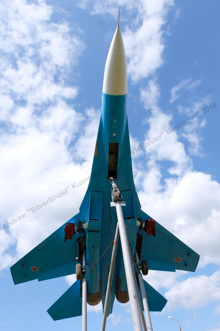 Su-27_Bologoe_32.jpg