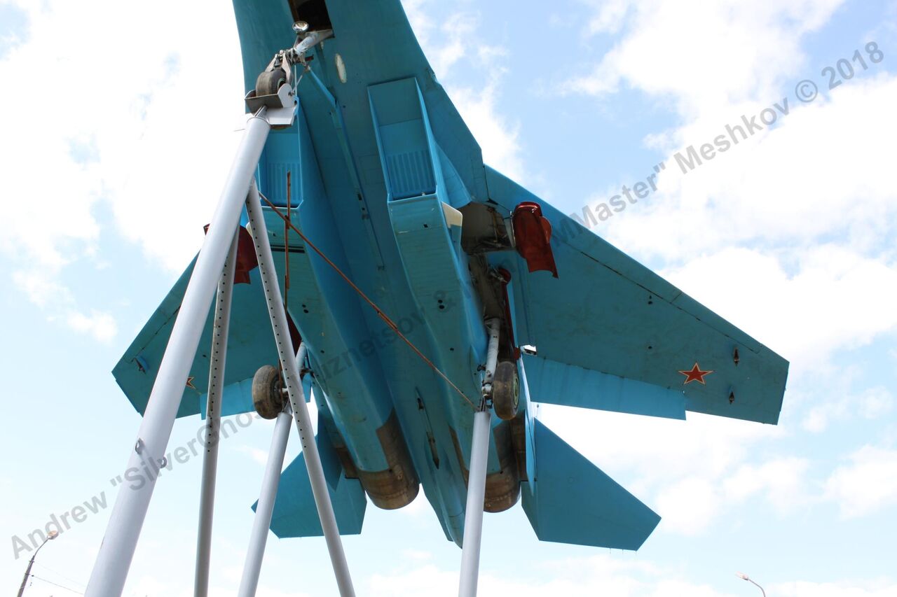 Su-27_Bologoe_361.jpg