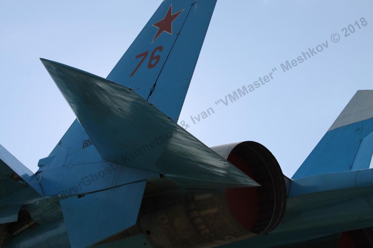 Su-27_Bologoe_409.jpg