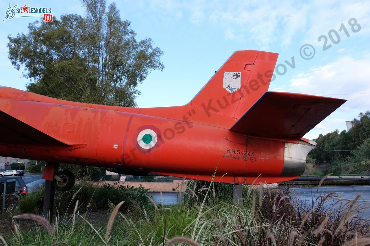 Aeromacci_MB-326_Catania_133.jpg