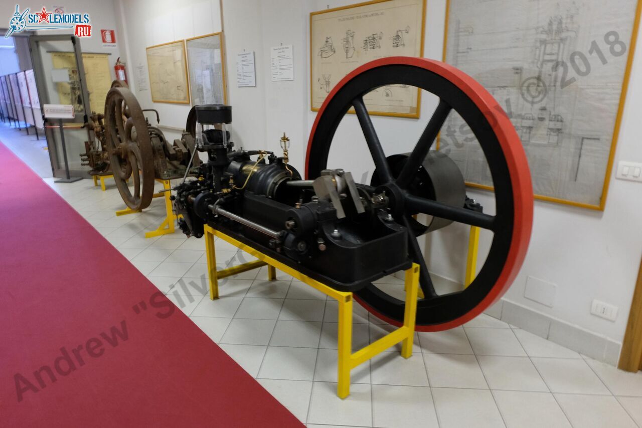 Museo_Storico_dei_Motori_e_dei_Meccanismi_Palermo_2.jpg