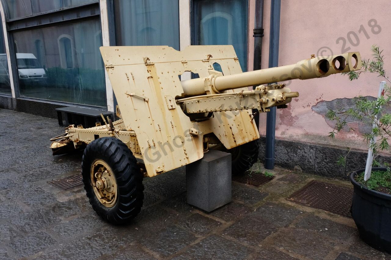 Ordinance_QF_25-pounder_Catania_11.jpg