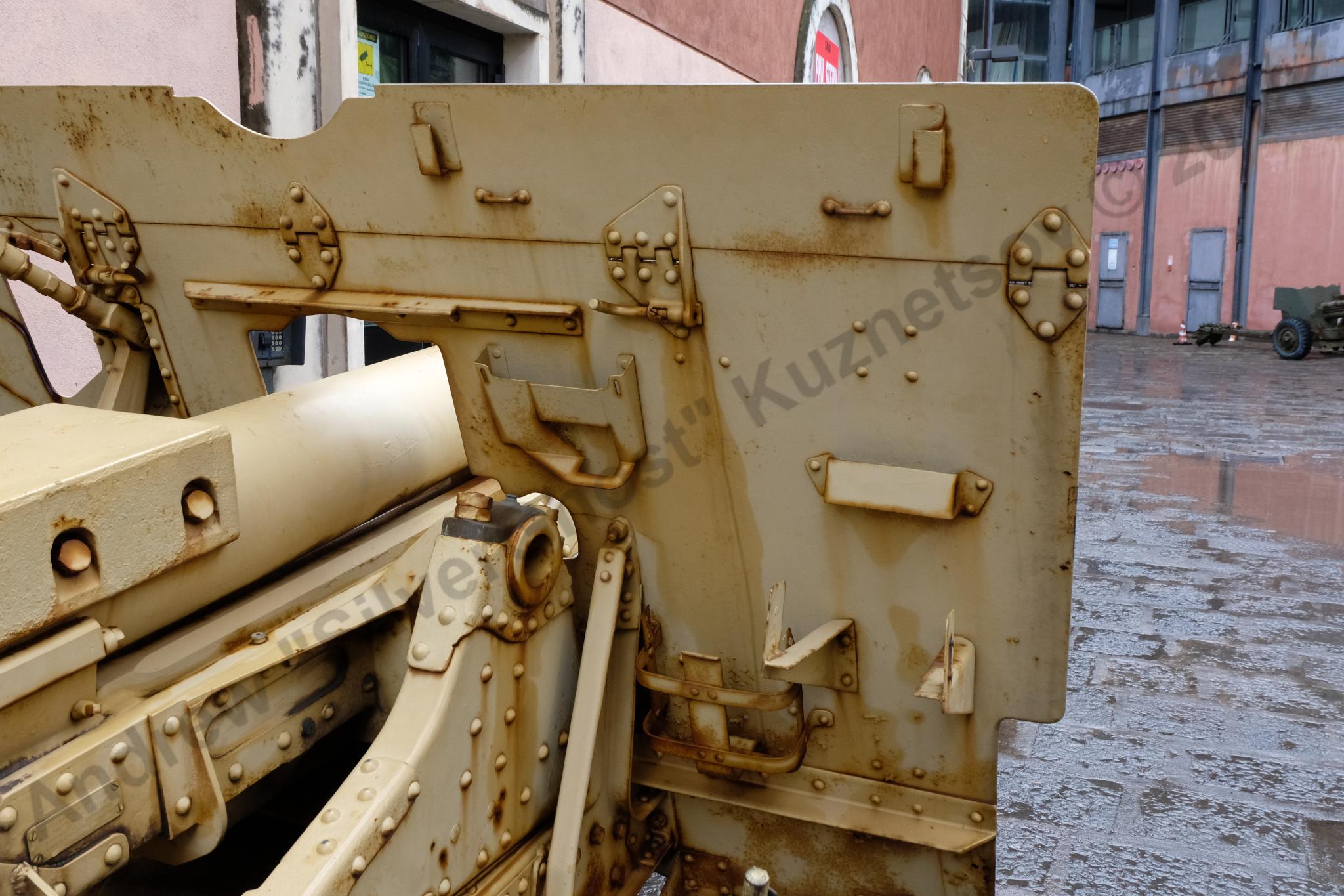 Ordinance_QF_25-pounder_Catania_30.jpg