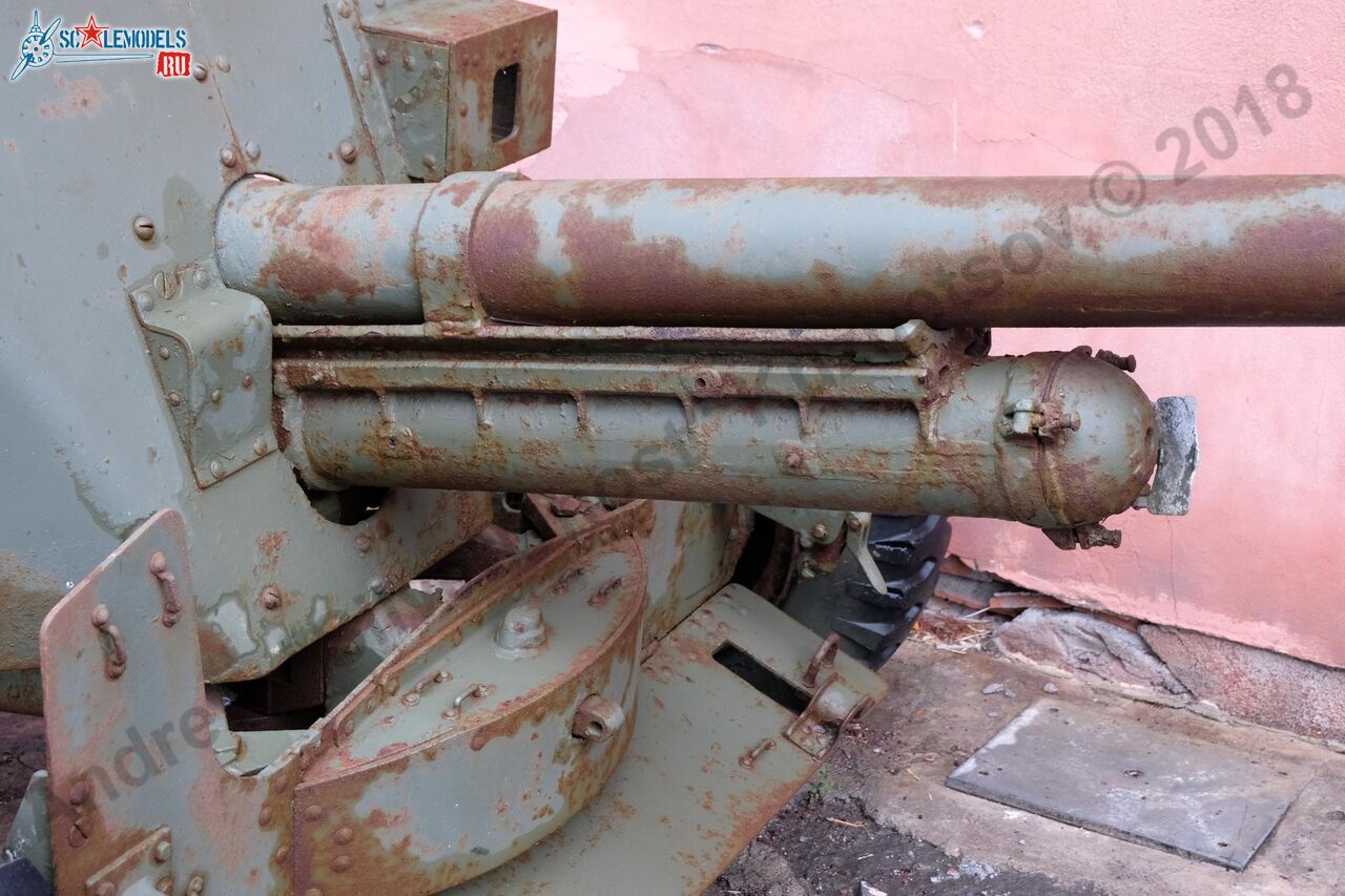 Ordinance_QF_6-pounder_Catania_16.jpg