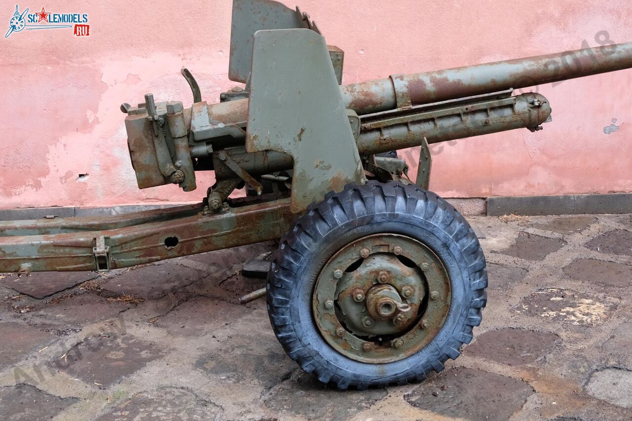 Ordinance_QF_6-pounder_Catania_22.jpg