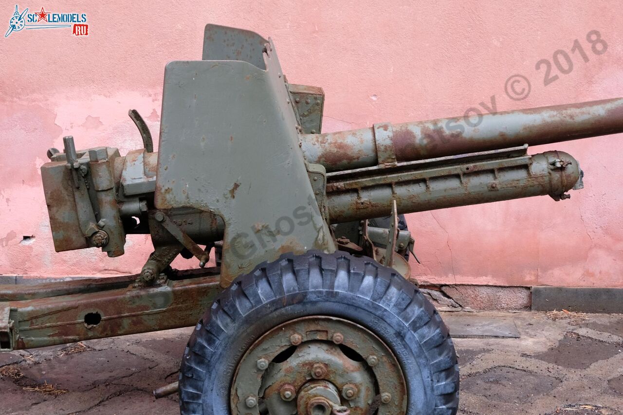 Ordinance_QF_6-pounder_Catania_24.jpg