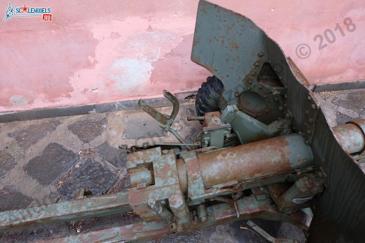 Ordinance_QF_6-pounder_Catania_51.jpg