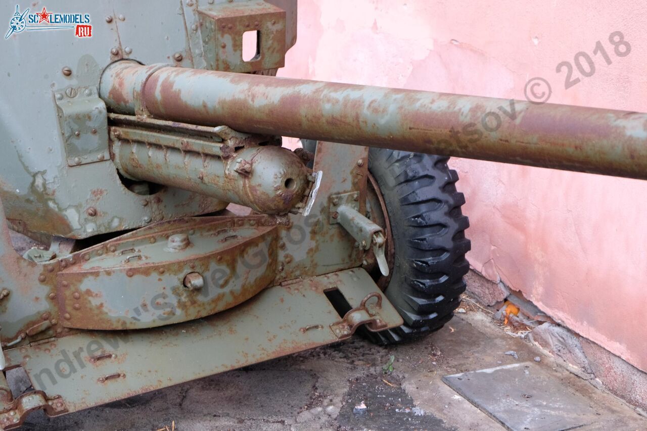 Ordinance_QF_6-pounder_Catania_7.jpg