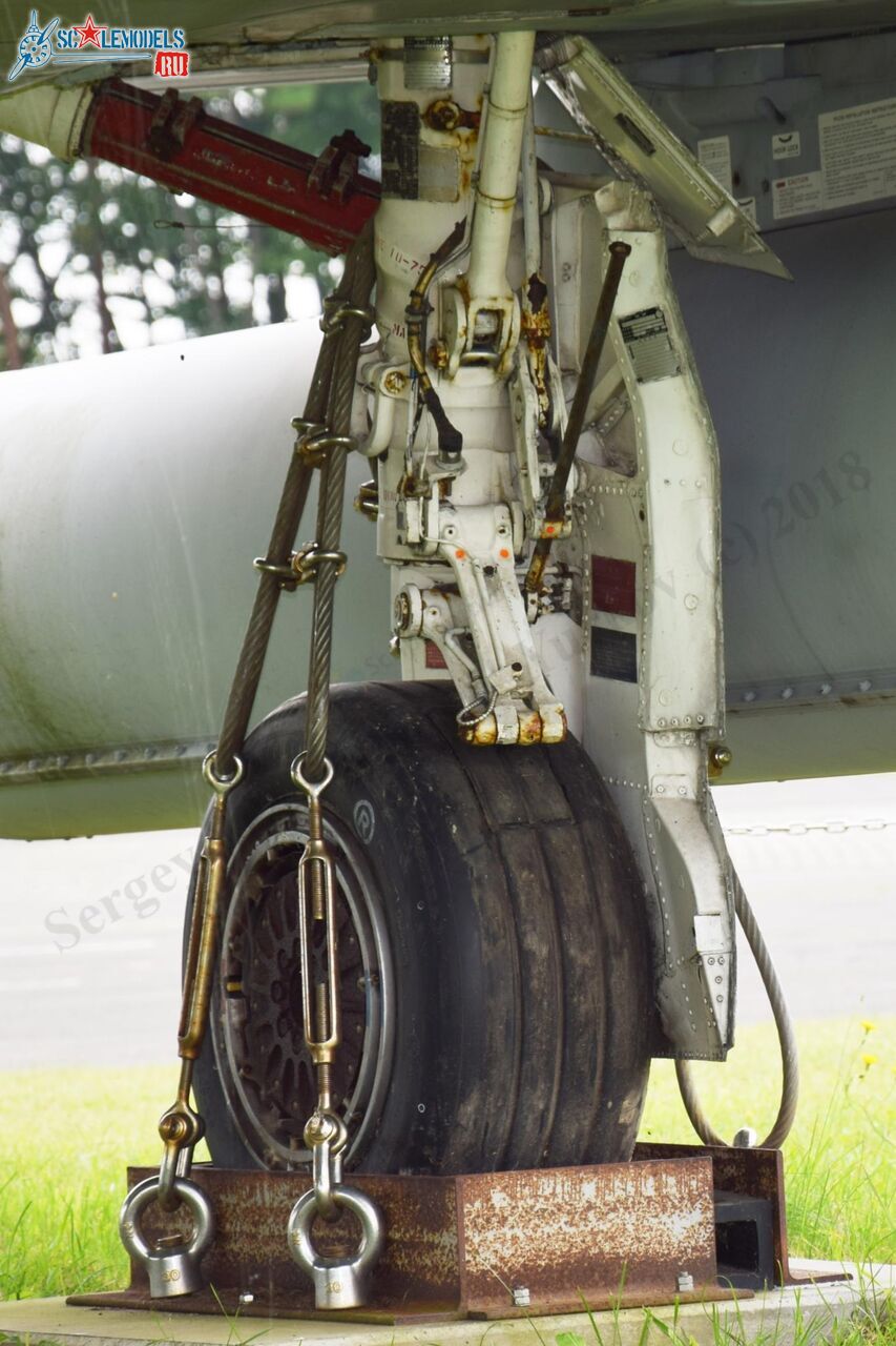 F-4EJKai_Misawa_305.jpg