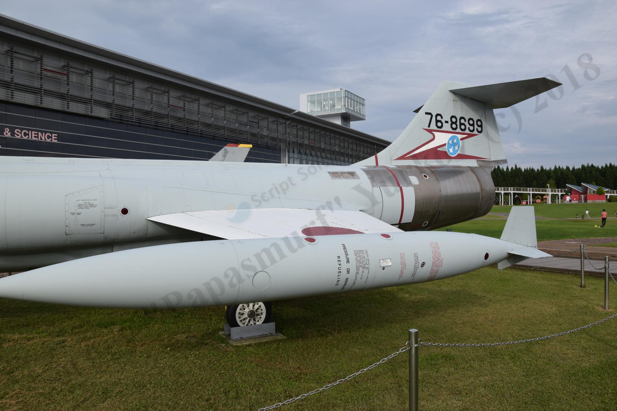 F_104J_76-8699_Misawa_70.jpg