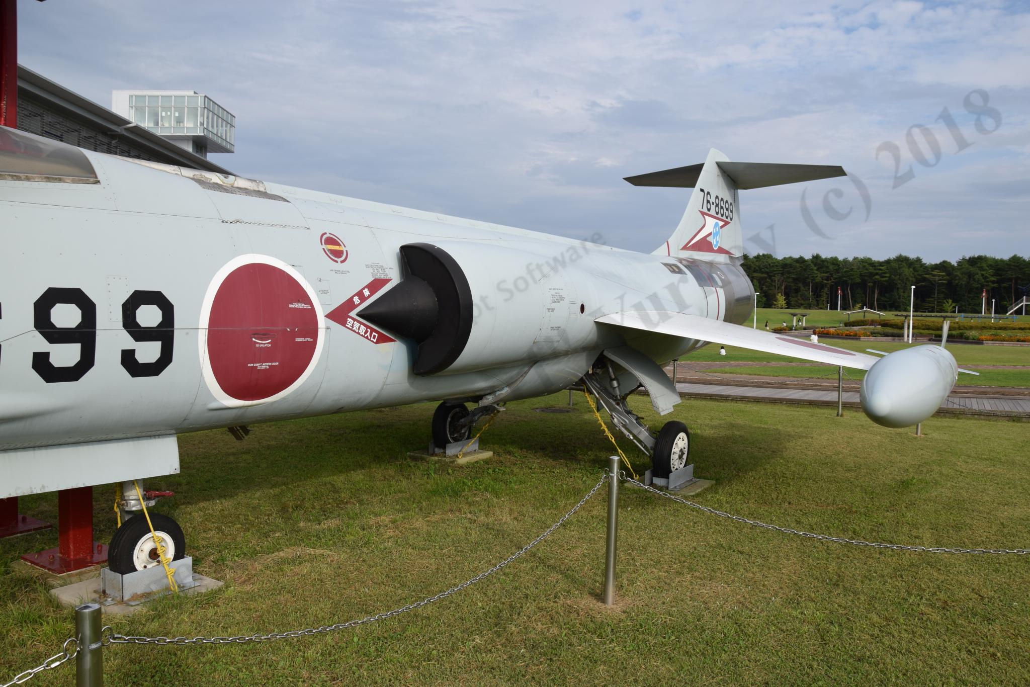 F_104J_76-8699_Misawa_72.jpg