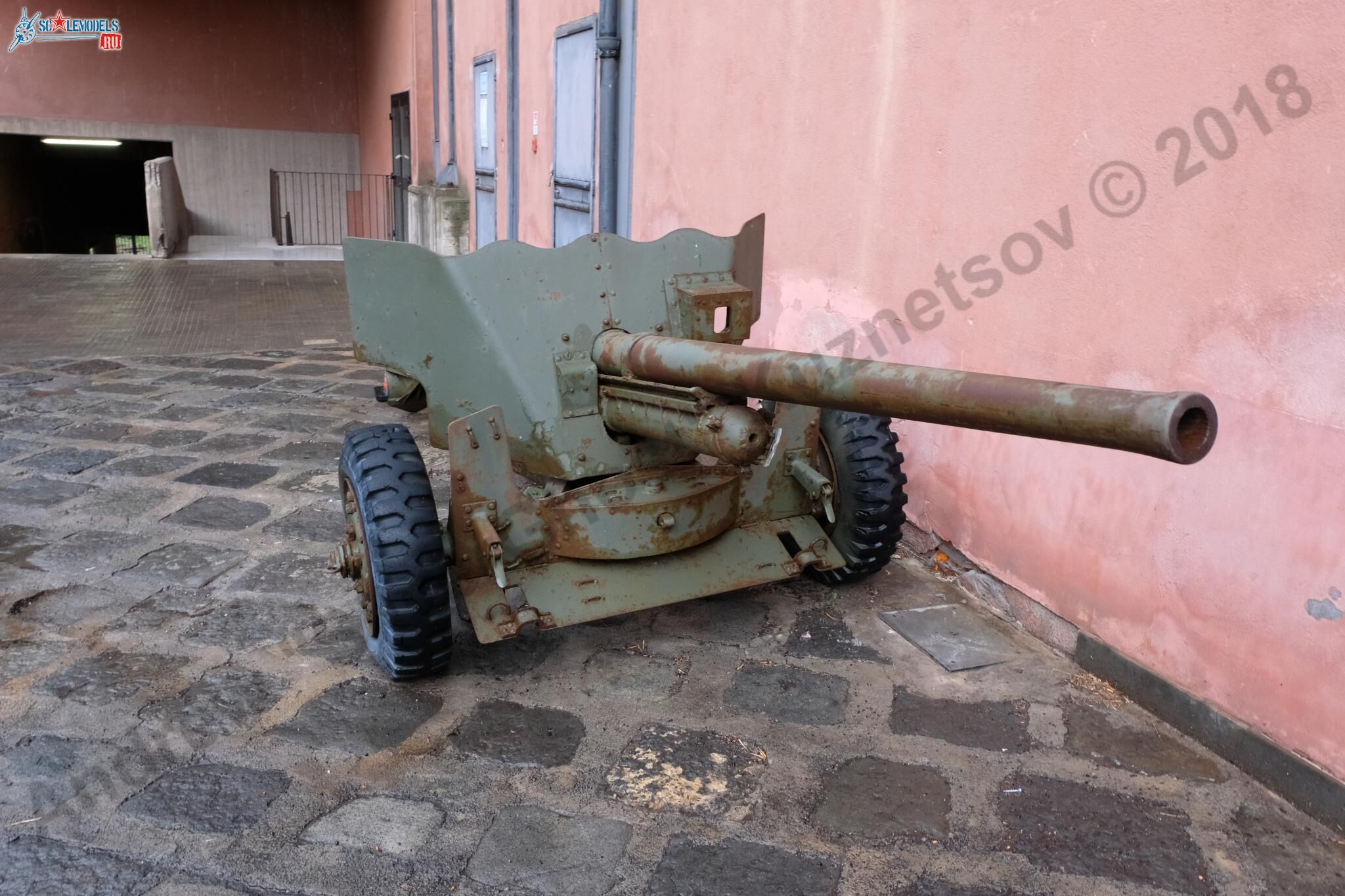 Ordinance_QF_6-pounder_Catania_1.jpg