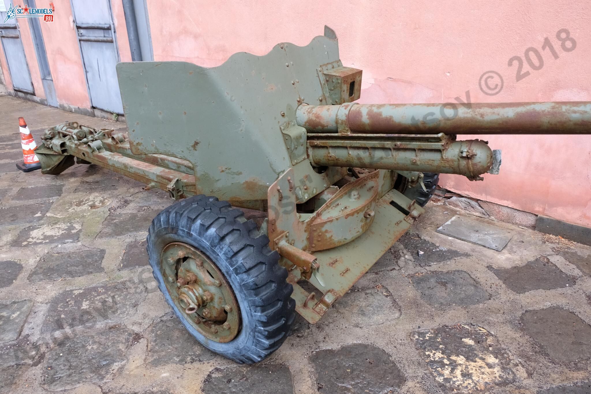 Ordinance_QF_6-pounder_Catania_17.jpg