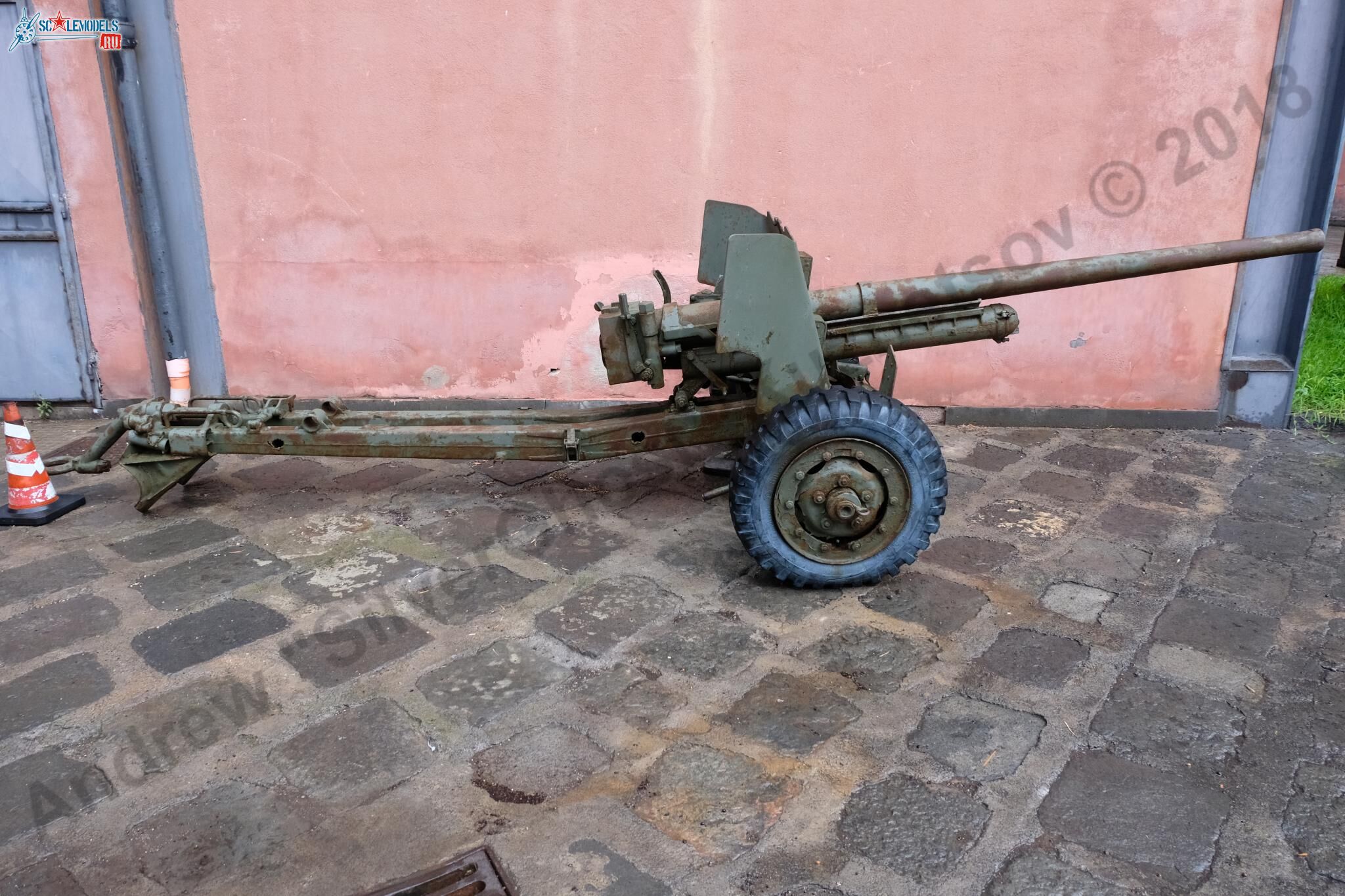 Ordinance_QF_6-pounder_Catania_18.jpg