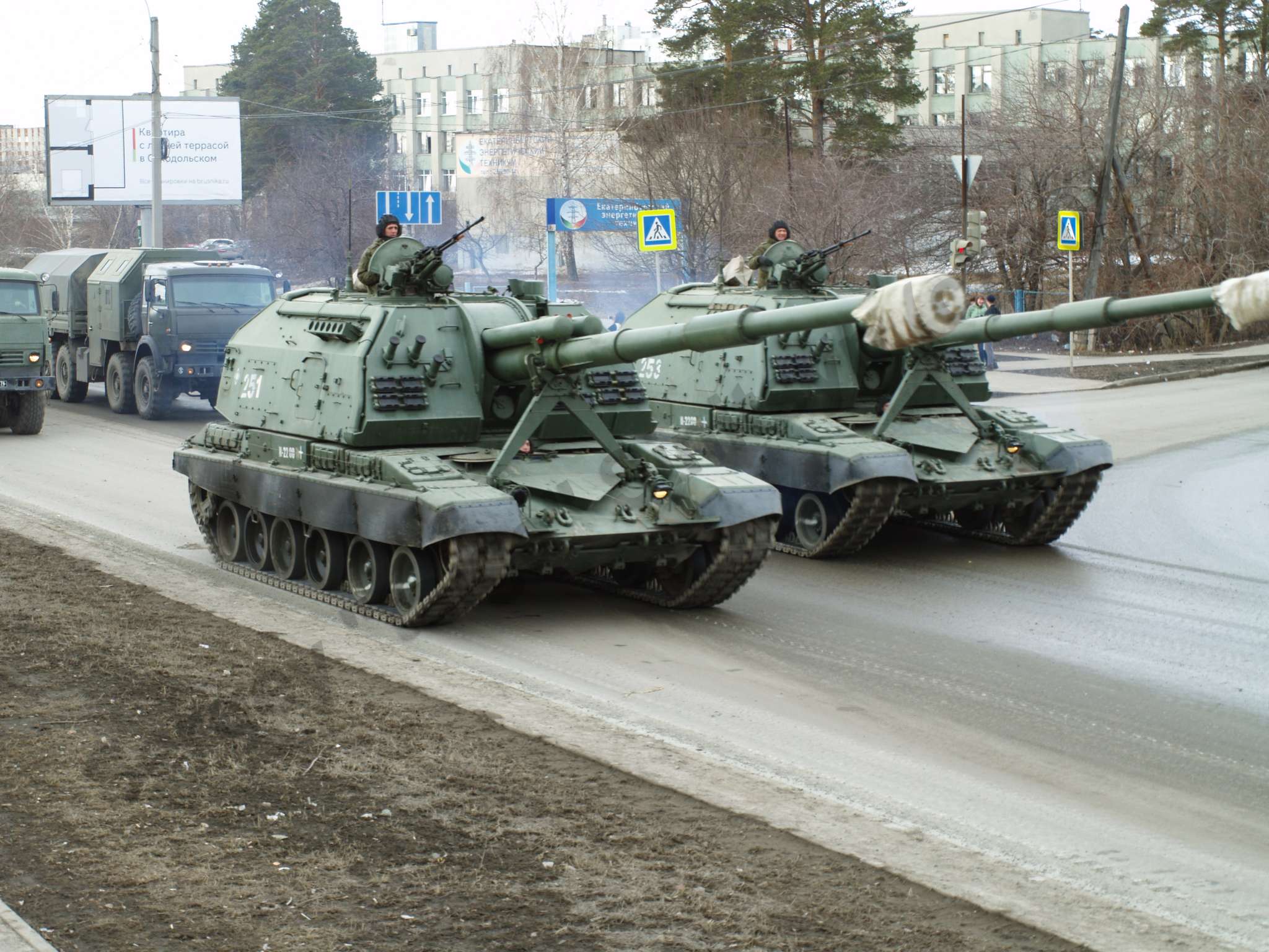 Yekaterinburg_victory_day_parade_repetiotion_2018_33.jpg