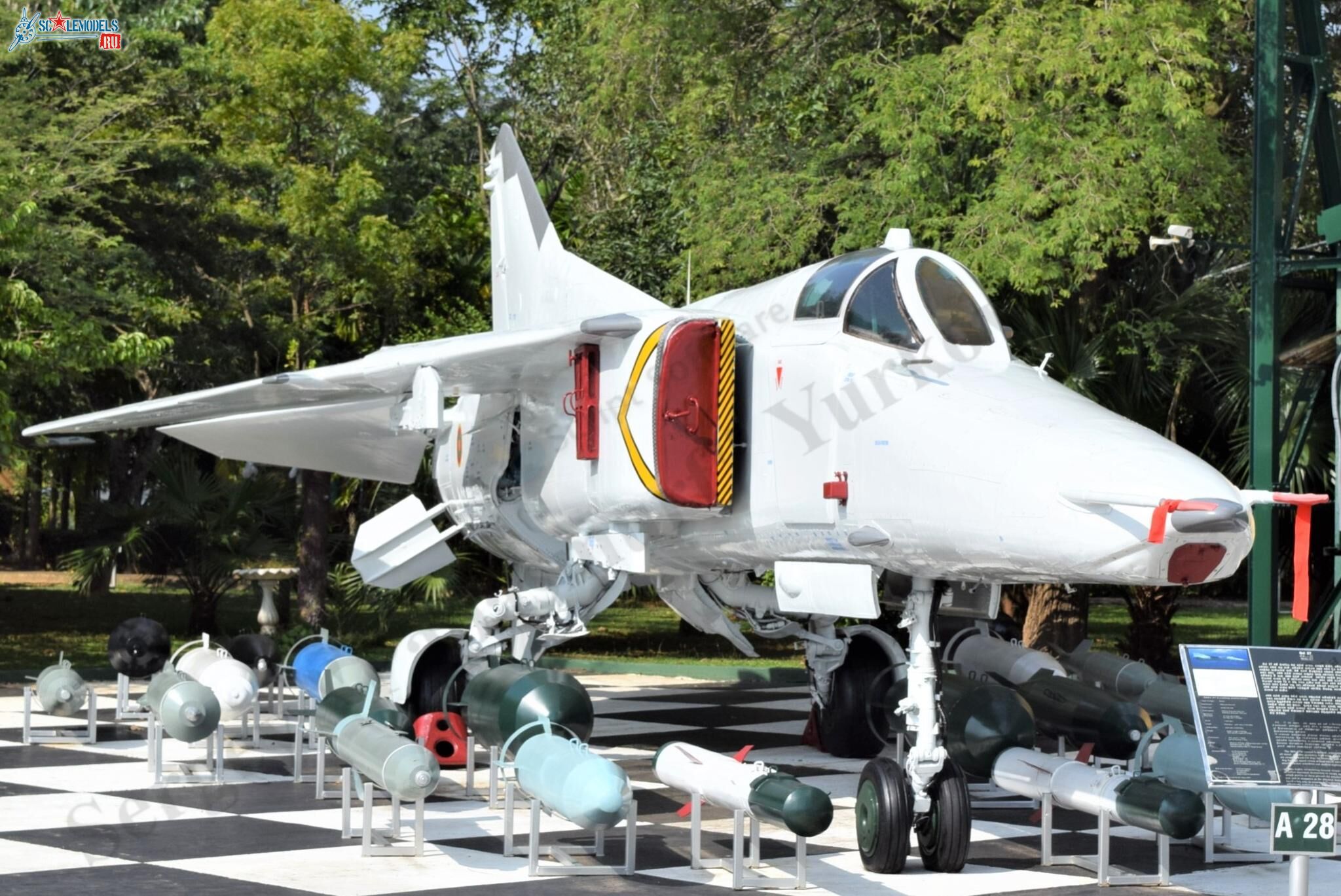 Mig-27M_Ratmalana_0.jpg