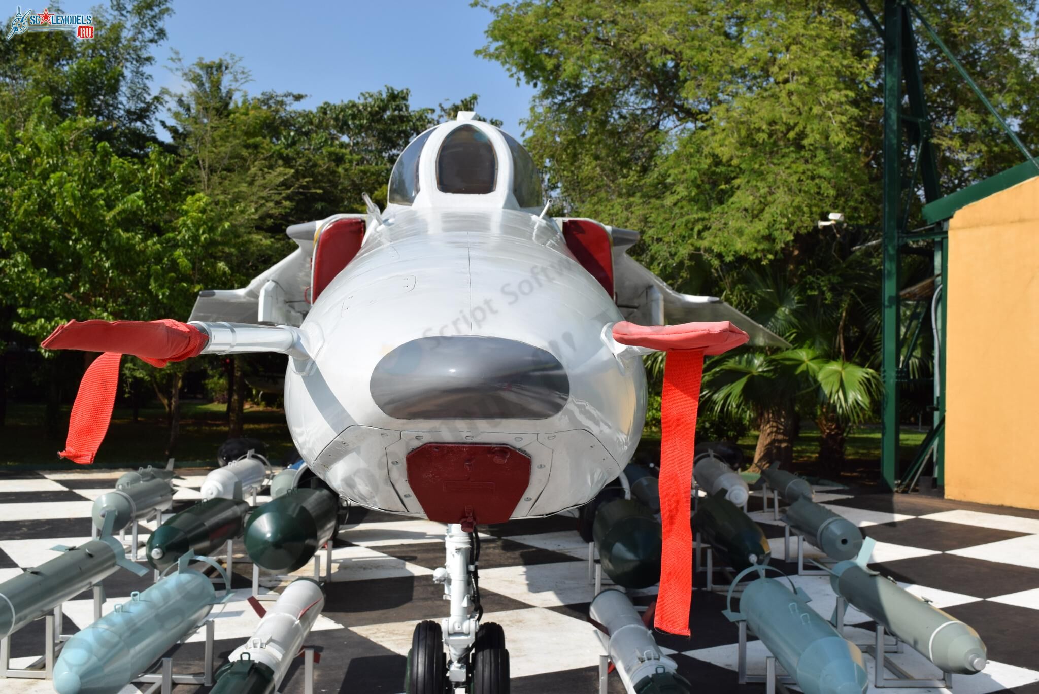 Mig-27M_Ratmalana_24.jpg