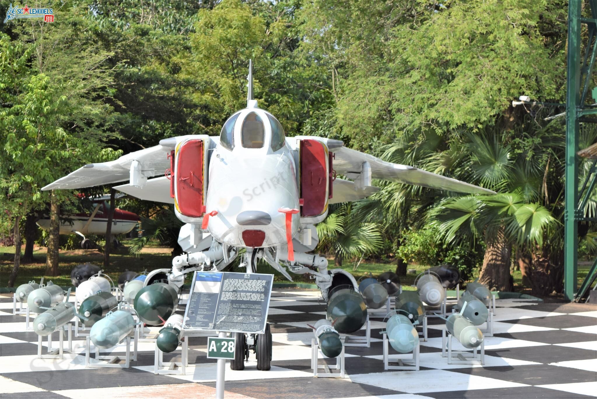 Mig-27M_Ratmalana_3.jpg