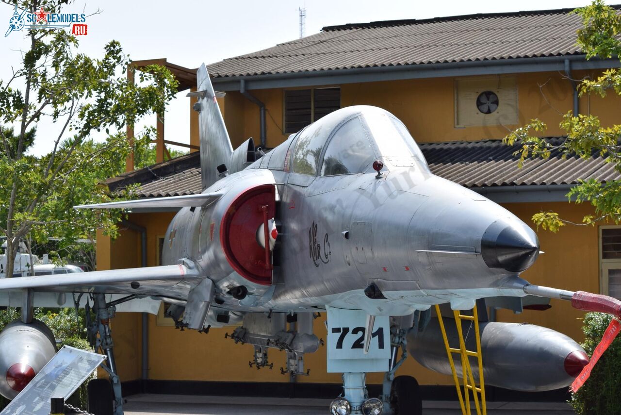 Kfir_C7_CF-721_Ratmalana_250.jpg