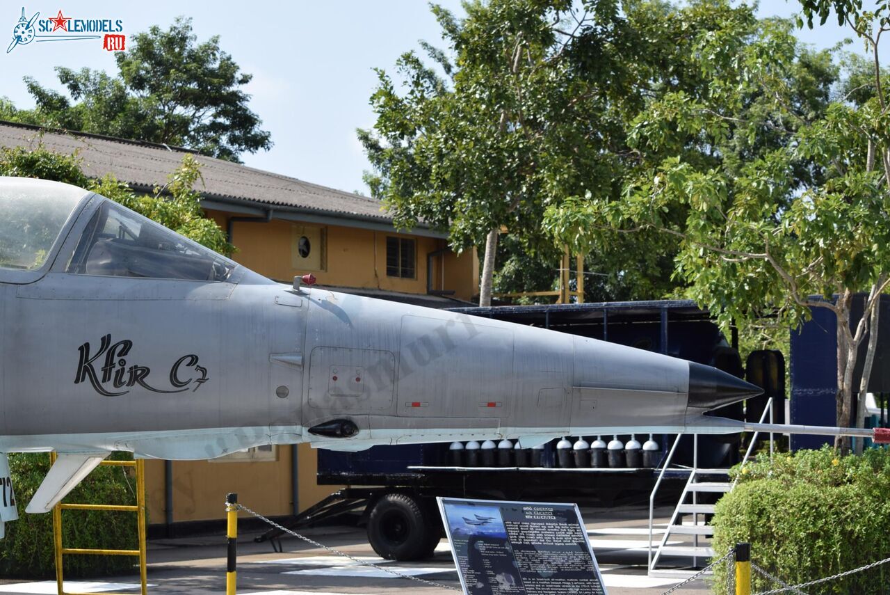 Kfir_C7_CF-721_Ratmalana_3.jpg