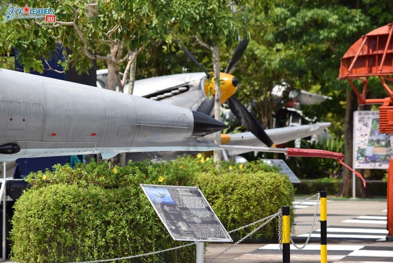 Kfir_C7_CF-721_Ratmalana_6.jpg