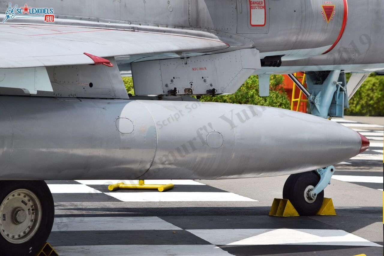 Kfir_C7_CF-721_Ratmalana_633.jpg