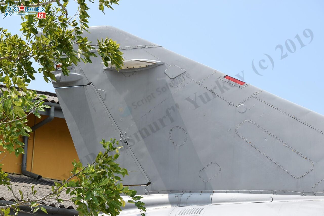 Kfir_C7_CF-721_Ratmalana_64.jpg