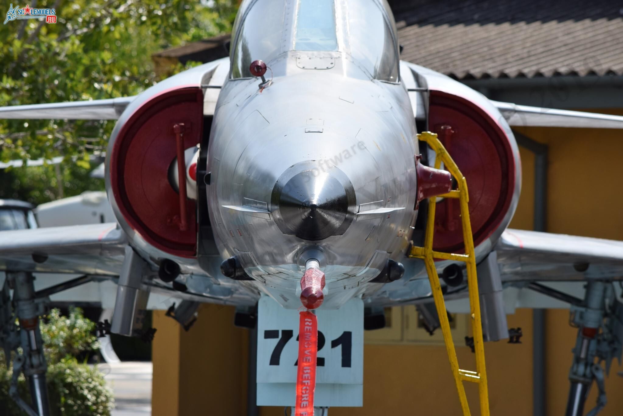 Kfir_C7_CF-721_Ratmalana_256.jpg