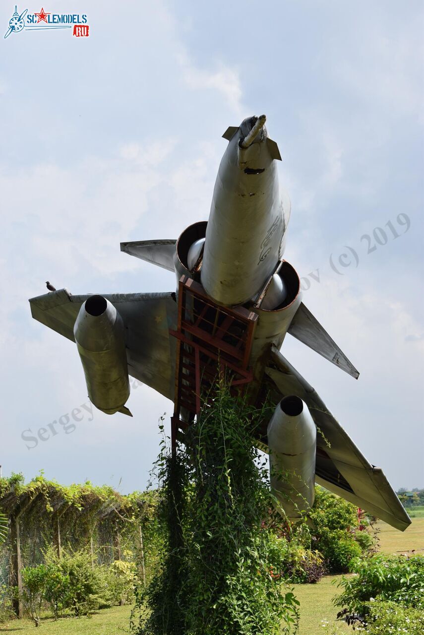 Kfir_C2_CF-712_Ratmalana_10.jpg