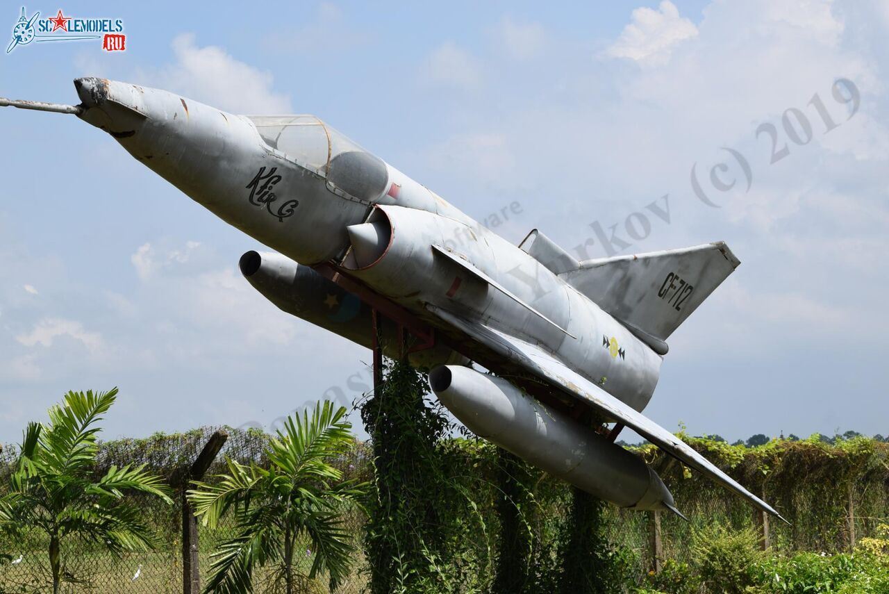 Kfir_C2_CF-712_Ratmalana_120.jpg