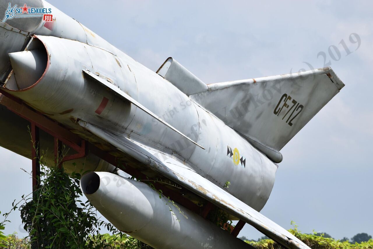 Kfir_C2_CF-712_Ratmalana_121.jpg