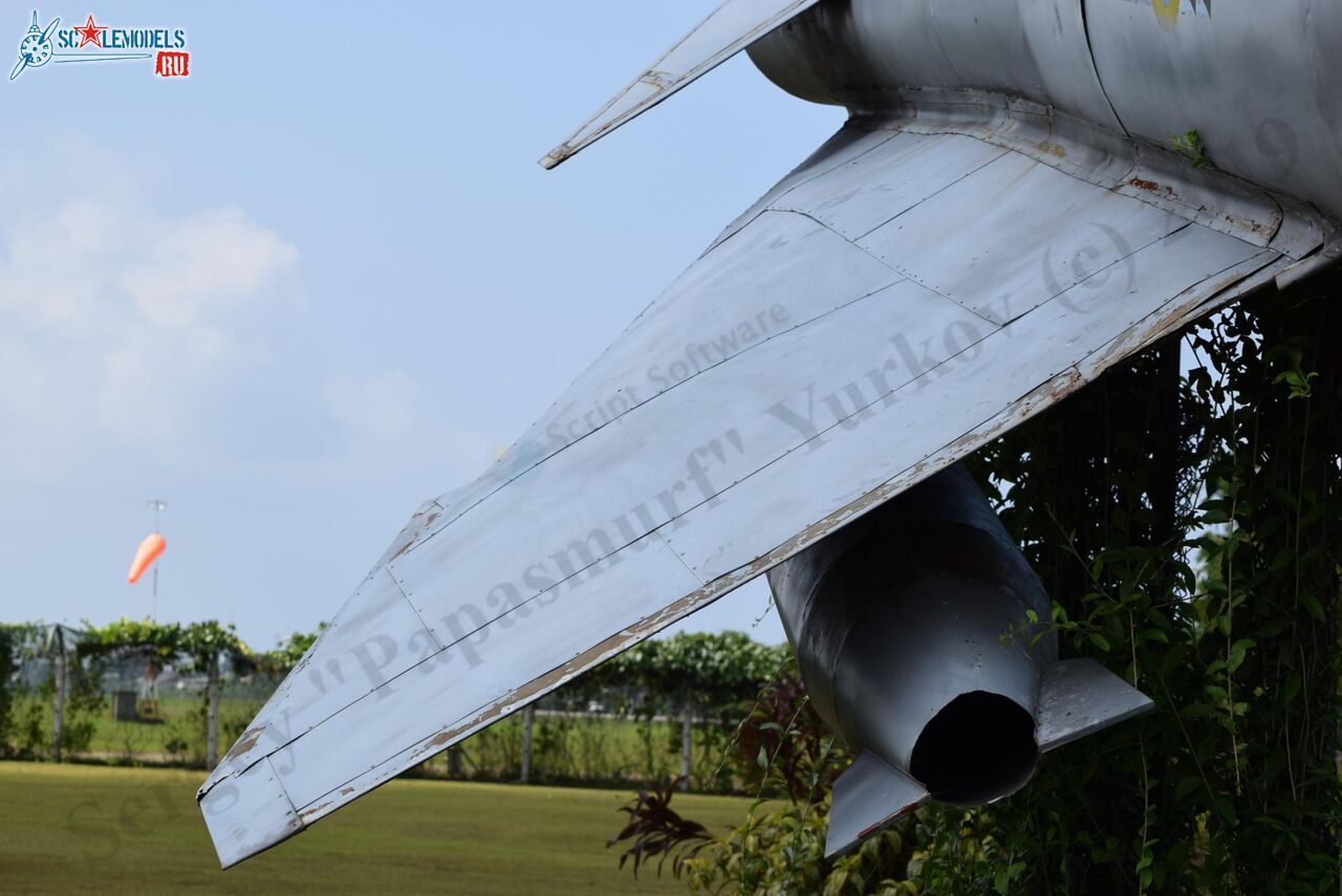 Kfir_C2_CF-712_Ratmalana_69.jpg