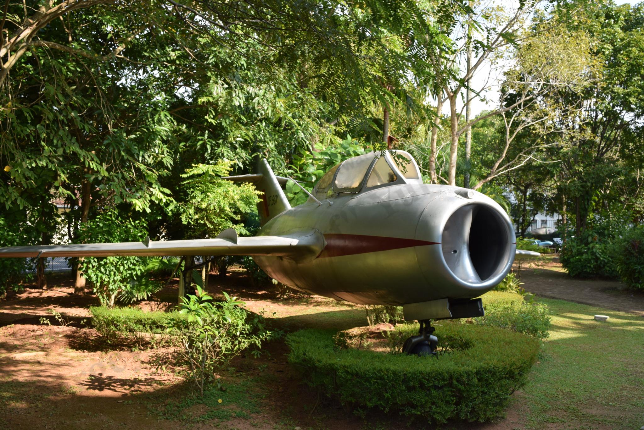 X Mig-15UTI_CF-901_Ratmalana_0.jpg