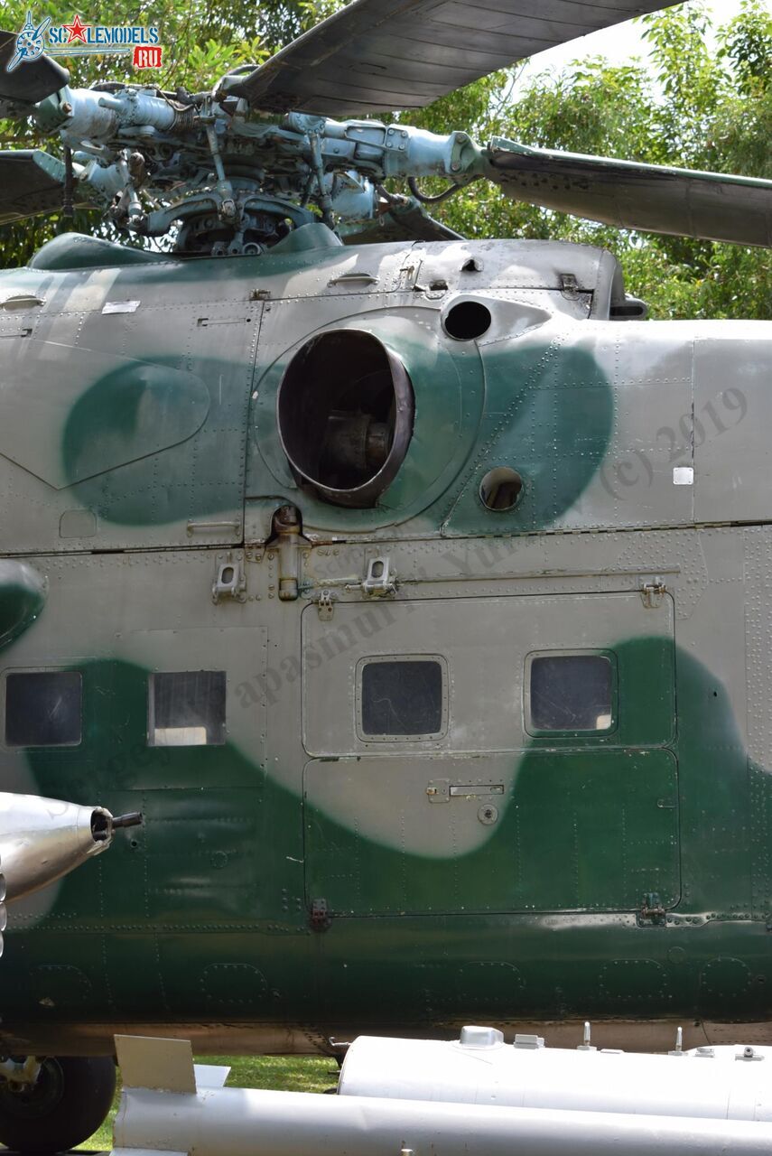 Mi-24V_CH-615_Ratmalana_16.jpg