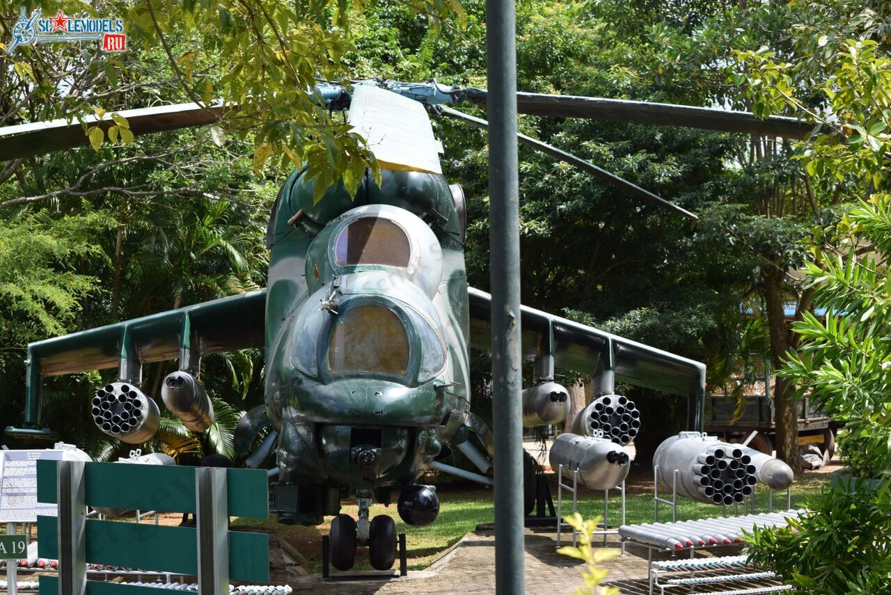 Mi-24V_CH-615_Ratmalana_30.jpg