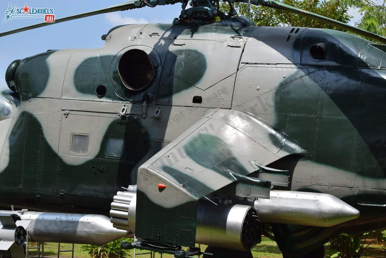 Mi-24V_CH-615_Ratmalana_8.jpg