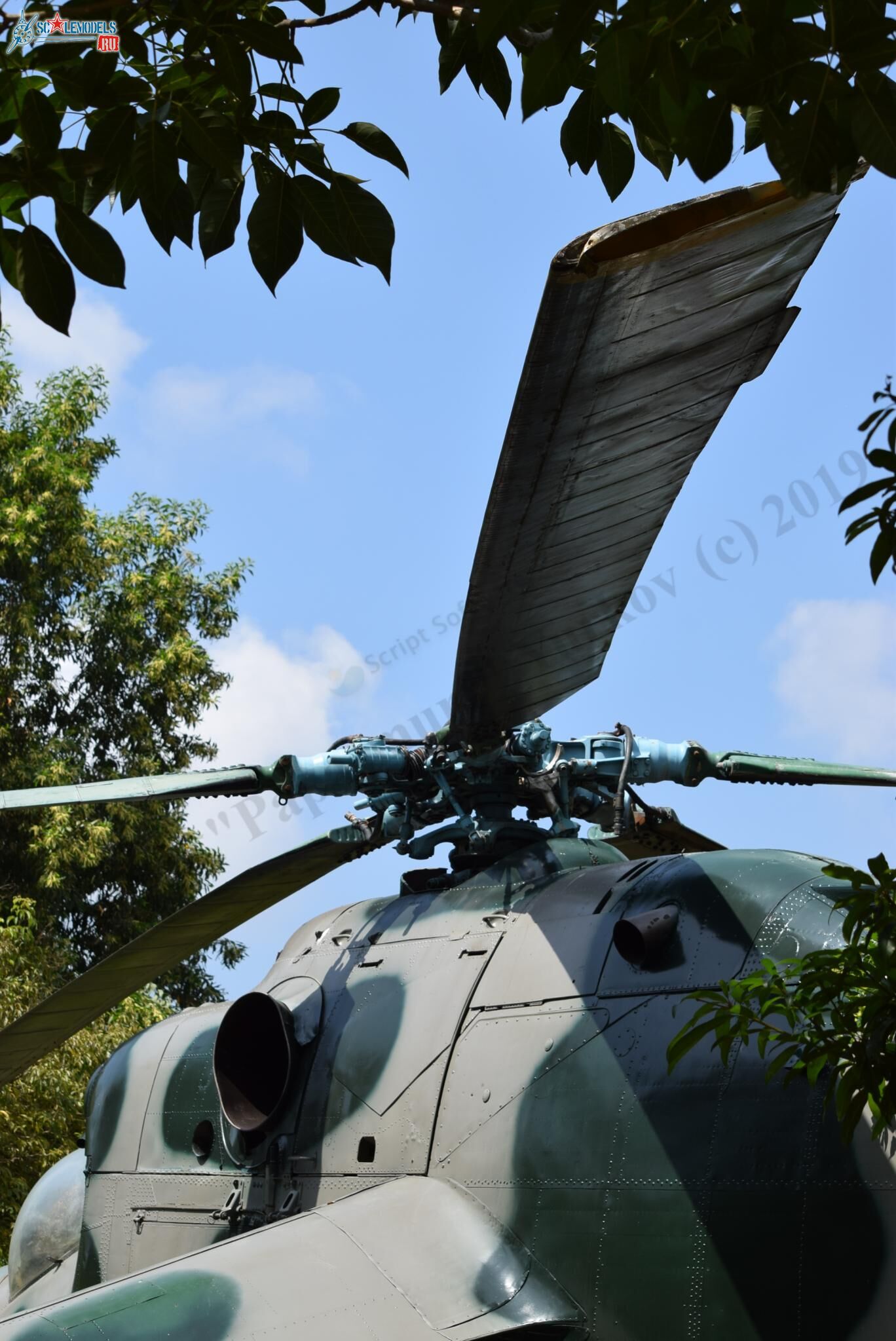 Mi-24V_CH-615_Ratmalana_11.jpg