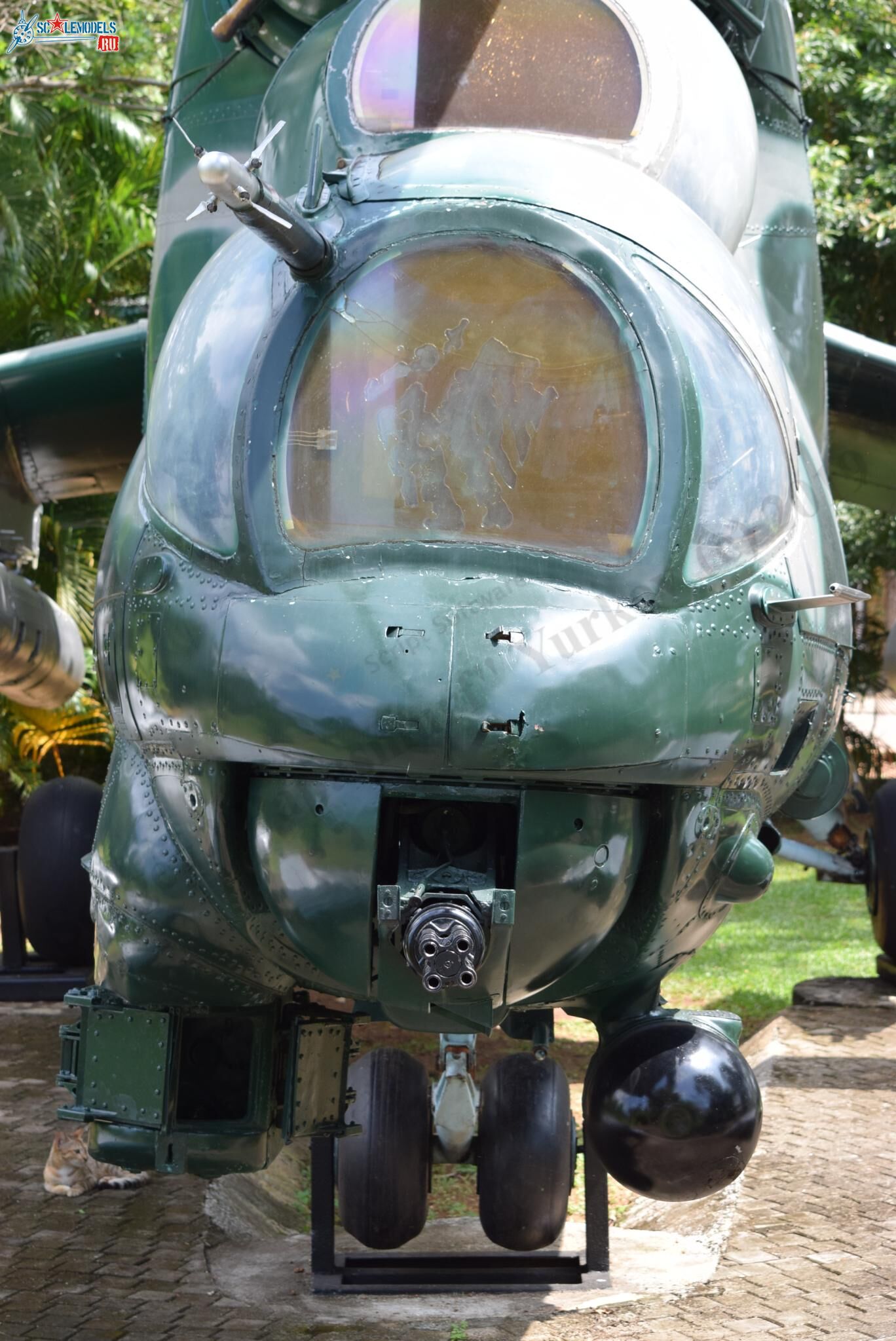 Mi-24V_CH-615_Ratmalana_31.jpg