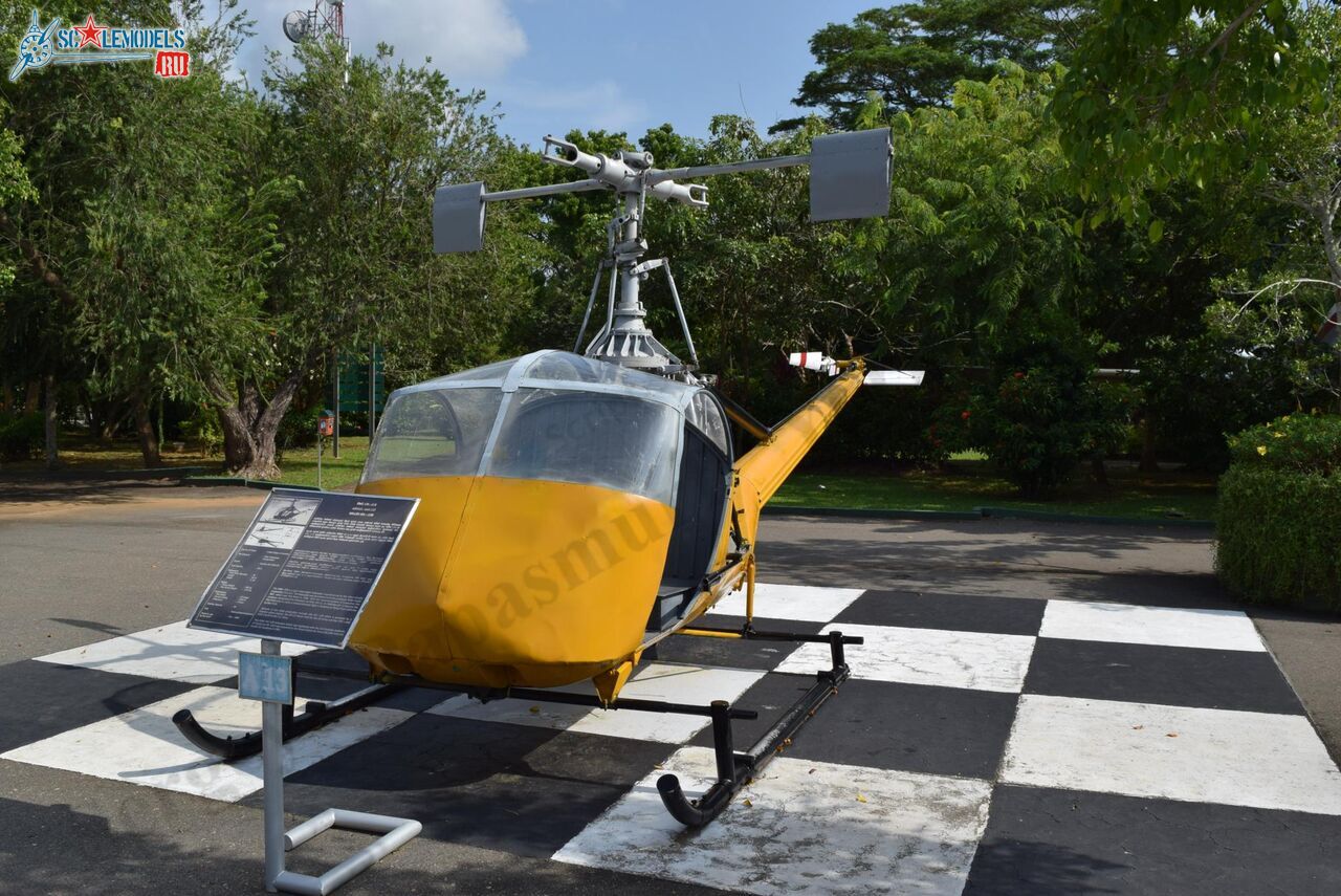 UH-12B_4R-AAO_Ratmalana_1.jpg