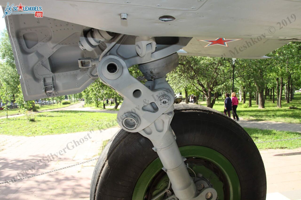 MiG-25RBSh_1111.jpg