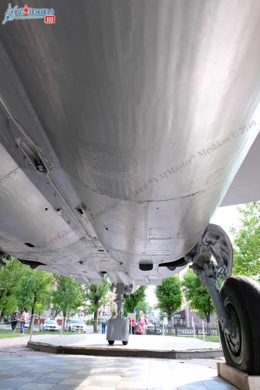 MiG-25RBSh_126.jpg