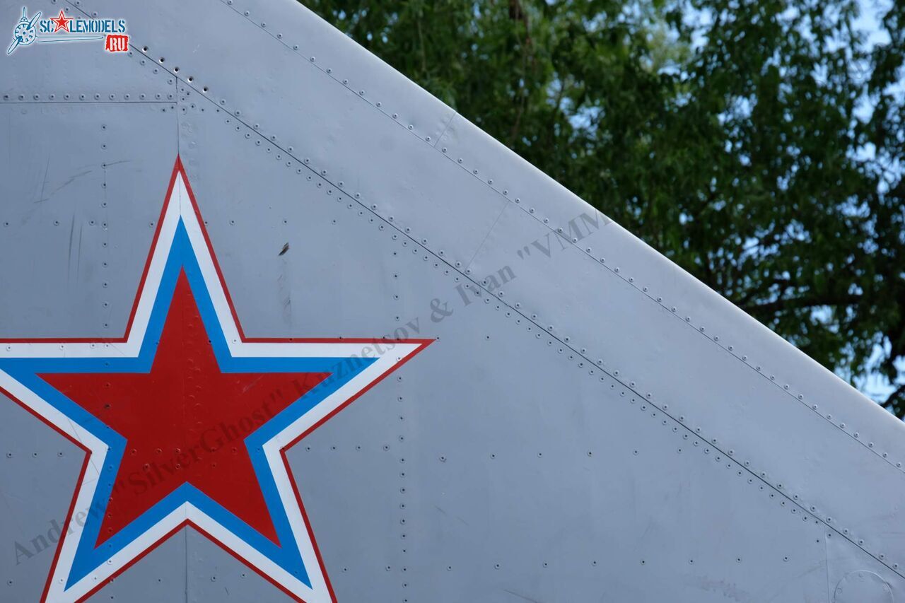 MiG-25RBSh_214.jpg