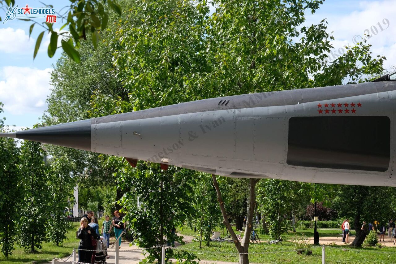 MiG-25RBSh_381.jpg