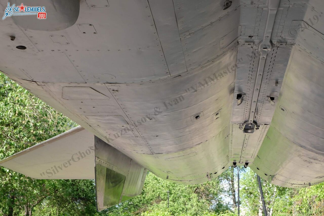 MiG-25RBSh_69.jpg